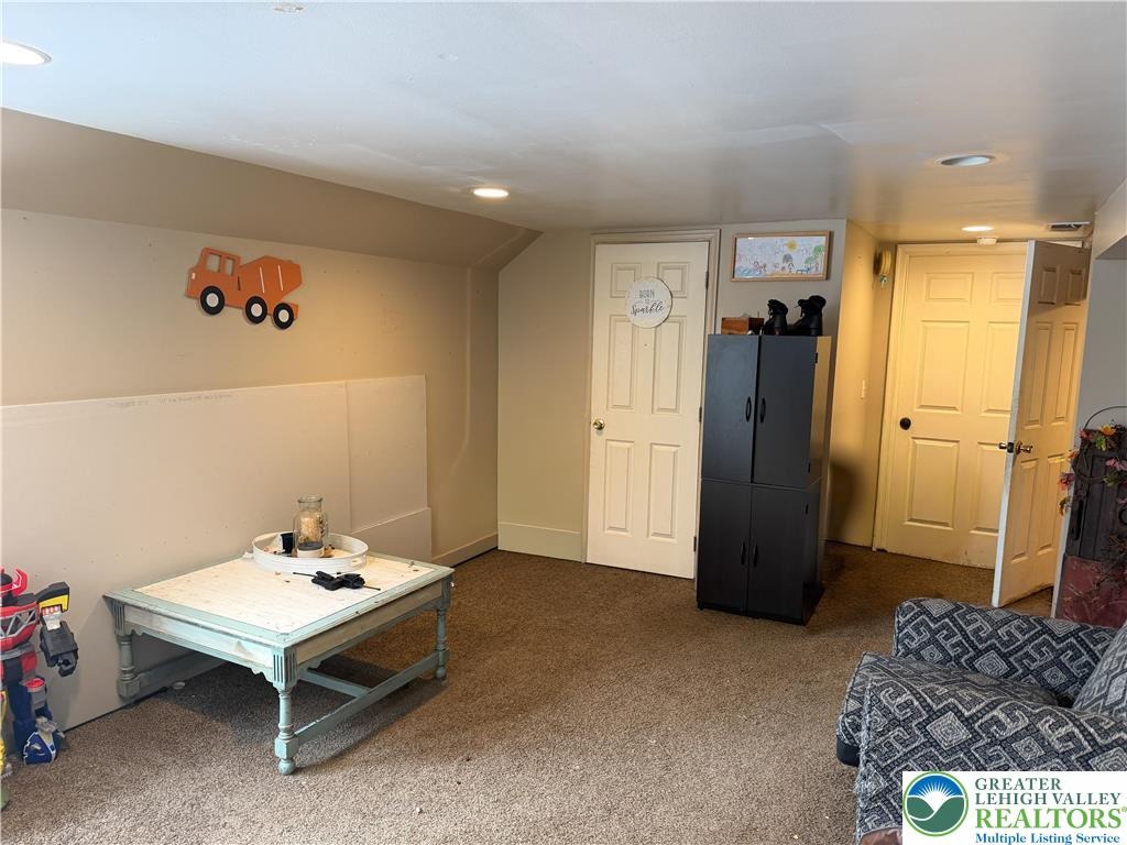 Mountain Top Rd, Summit Hill, PA 18250