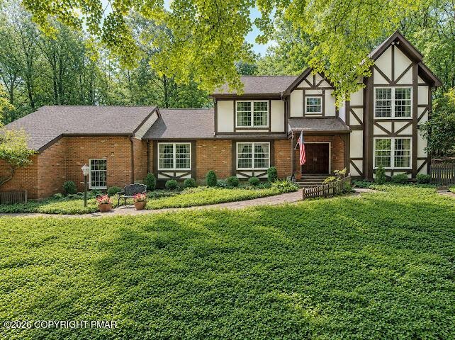 Hickory Cir, Stroudsburg, PA 18360