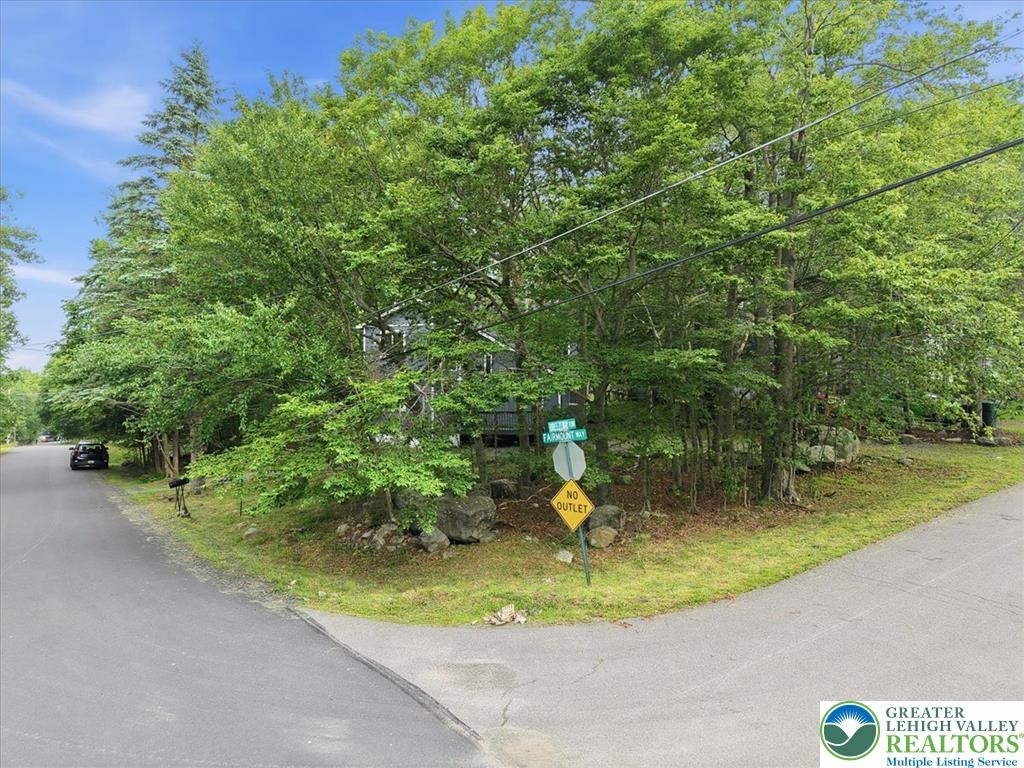 Fairmount Way, Tobyhanna, PA 18466