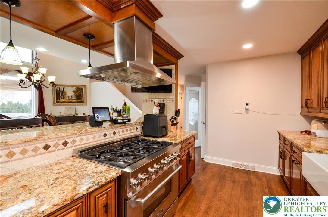 Wendi Dr, Zionsville, PA 18092
