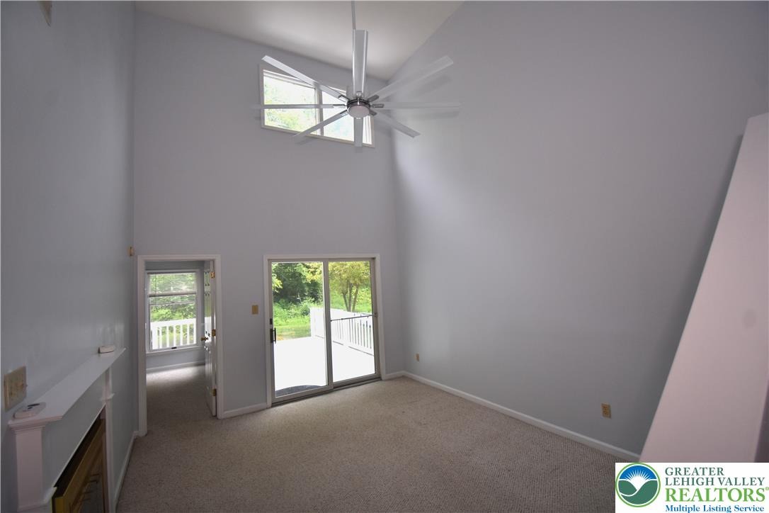 Cross Creek Cir, Breinigsville, PA 18031 #1