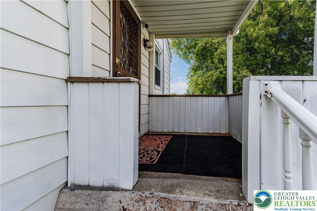 Middle Pl, Easton, PA 18045