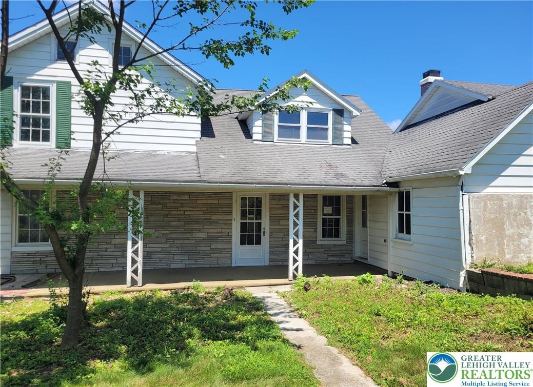 Walker Rd, Walnutport, PA 18088