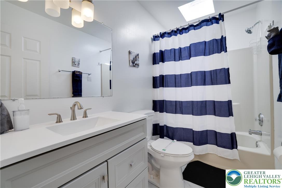 Briarcliff Ter, Tobyhanna, PA 18466