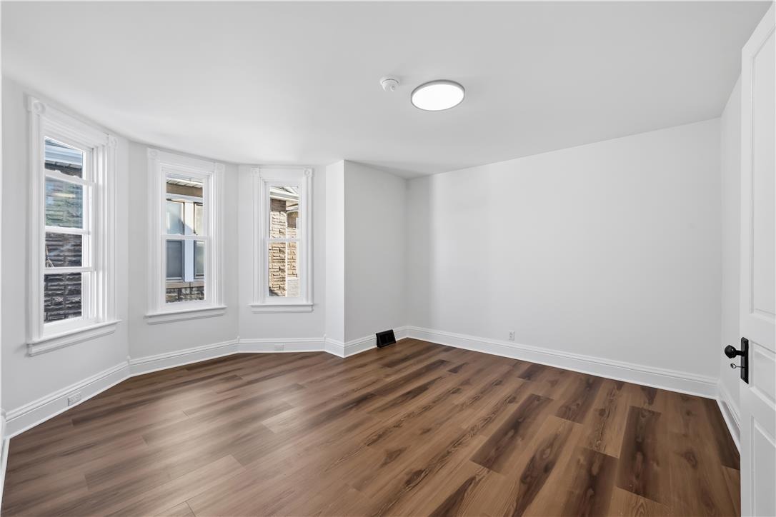 Washington Ave, Northampton, PA 18067