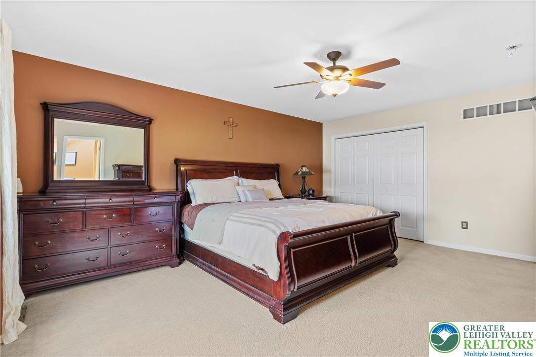 Pond Dr, Easton, PA 18040