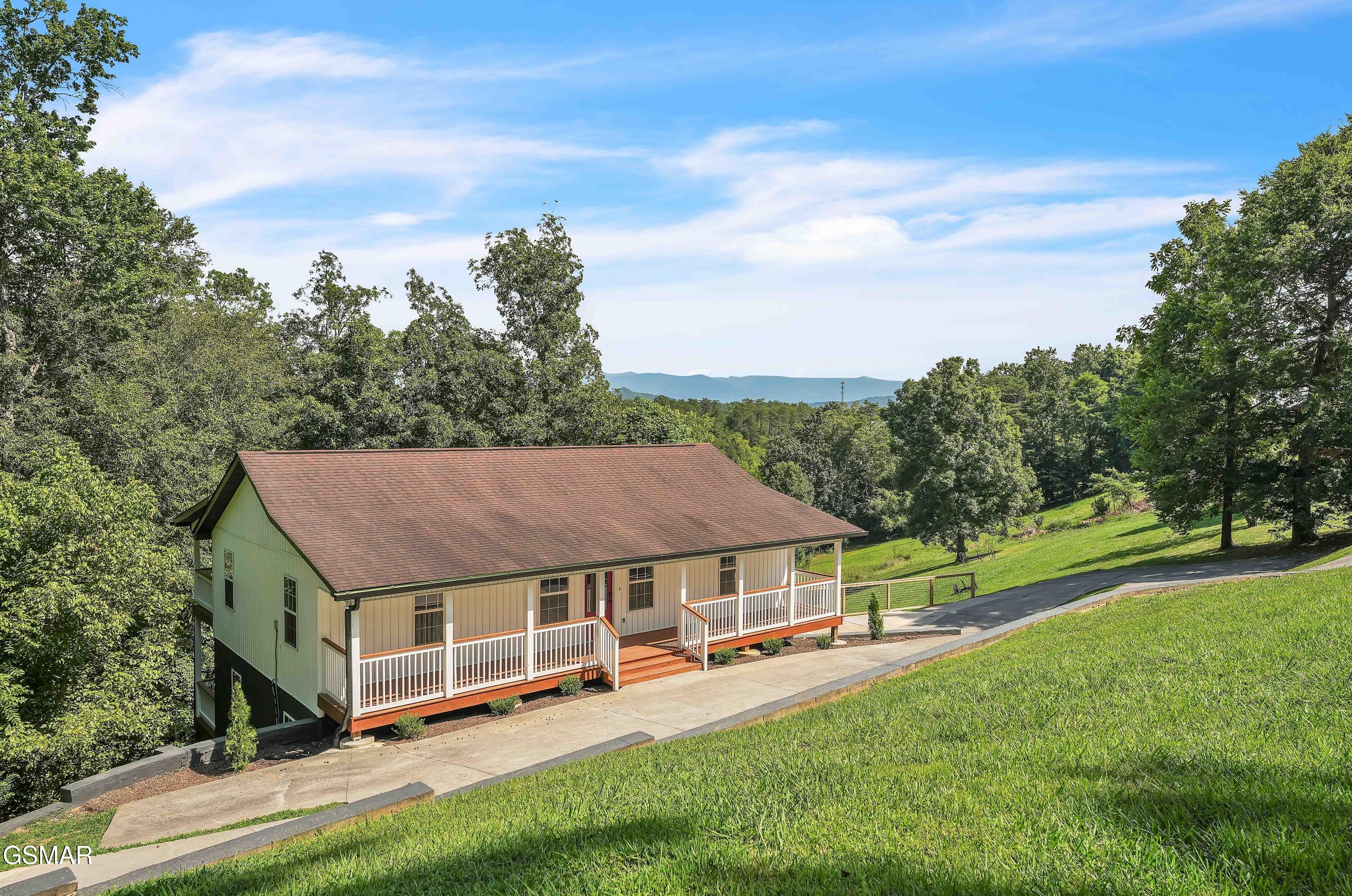 Amolee Ln, Sevierville, TN 37876