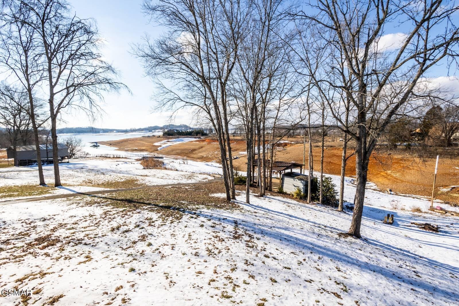 Paradise Ln, Dandridge, TN 37725
