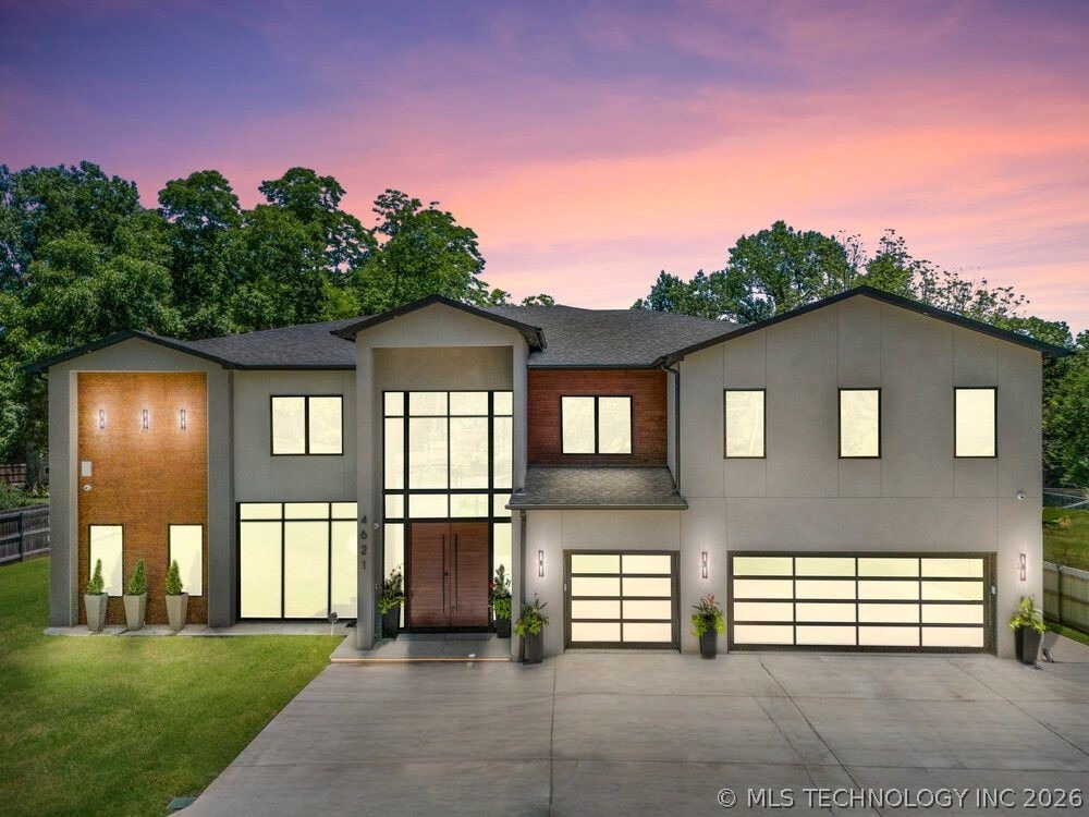 Columbia Pl, Tulsa, OK 74105