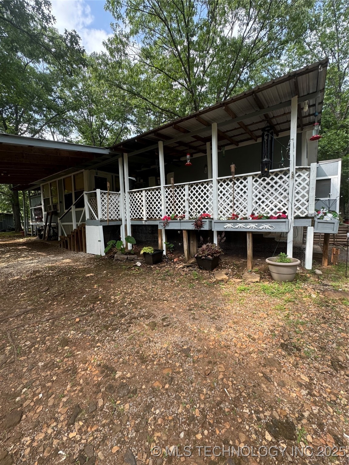 921 Rd, Cookson, OK 74427