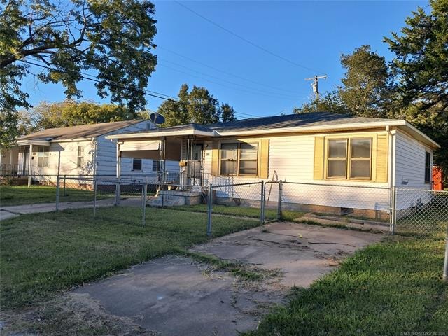 9th Ave, Ardmore, OK 73401
