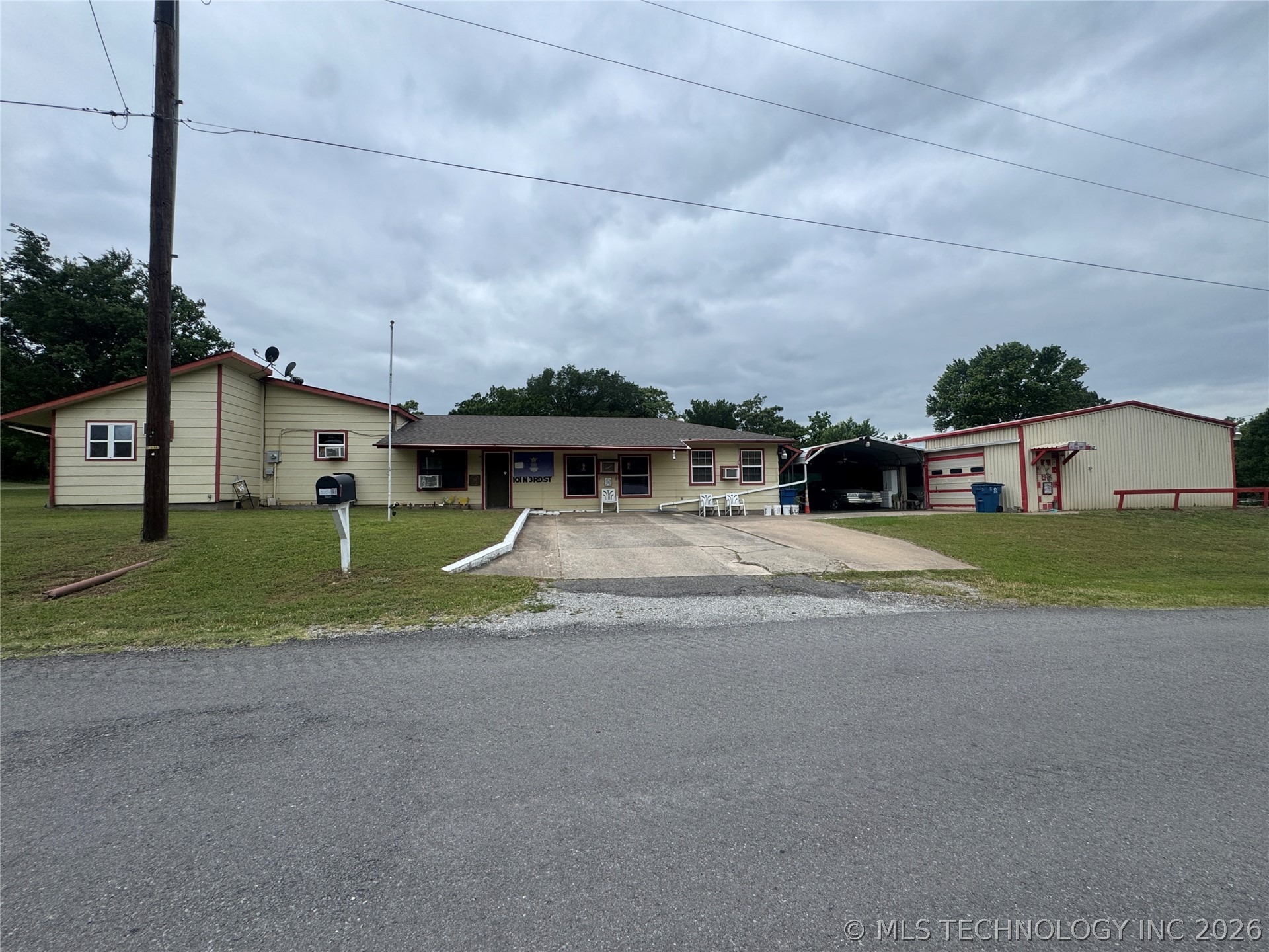 3rd St, Hartshorne, OK 74547 #1