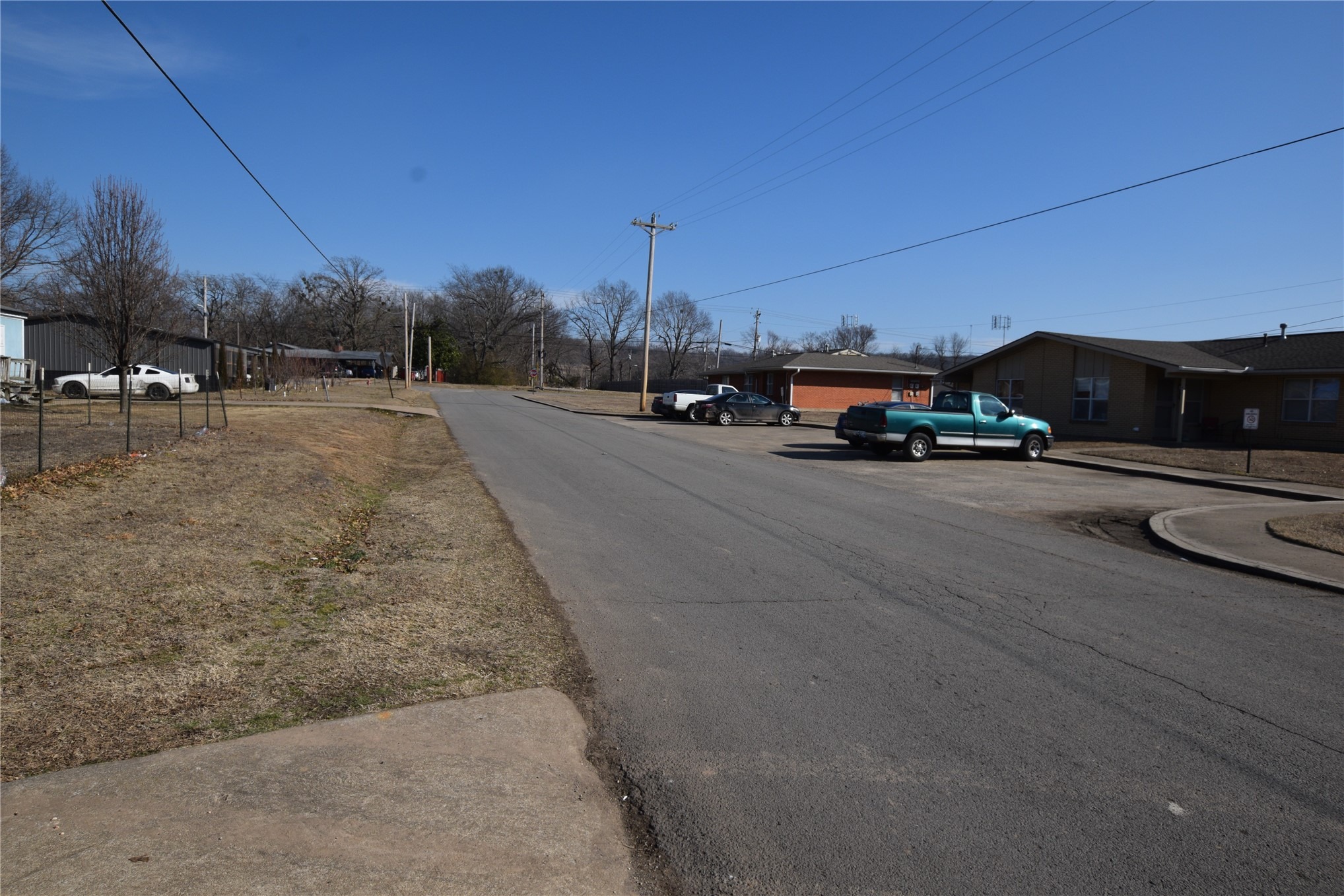 Pine St, Stilwell, OK 74960
