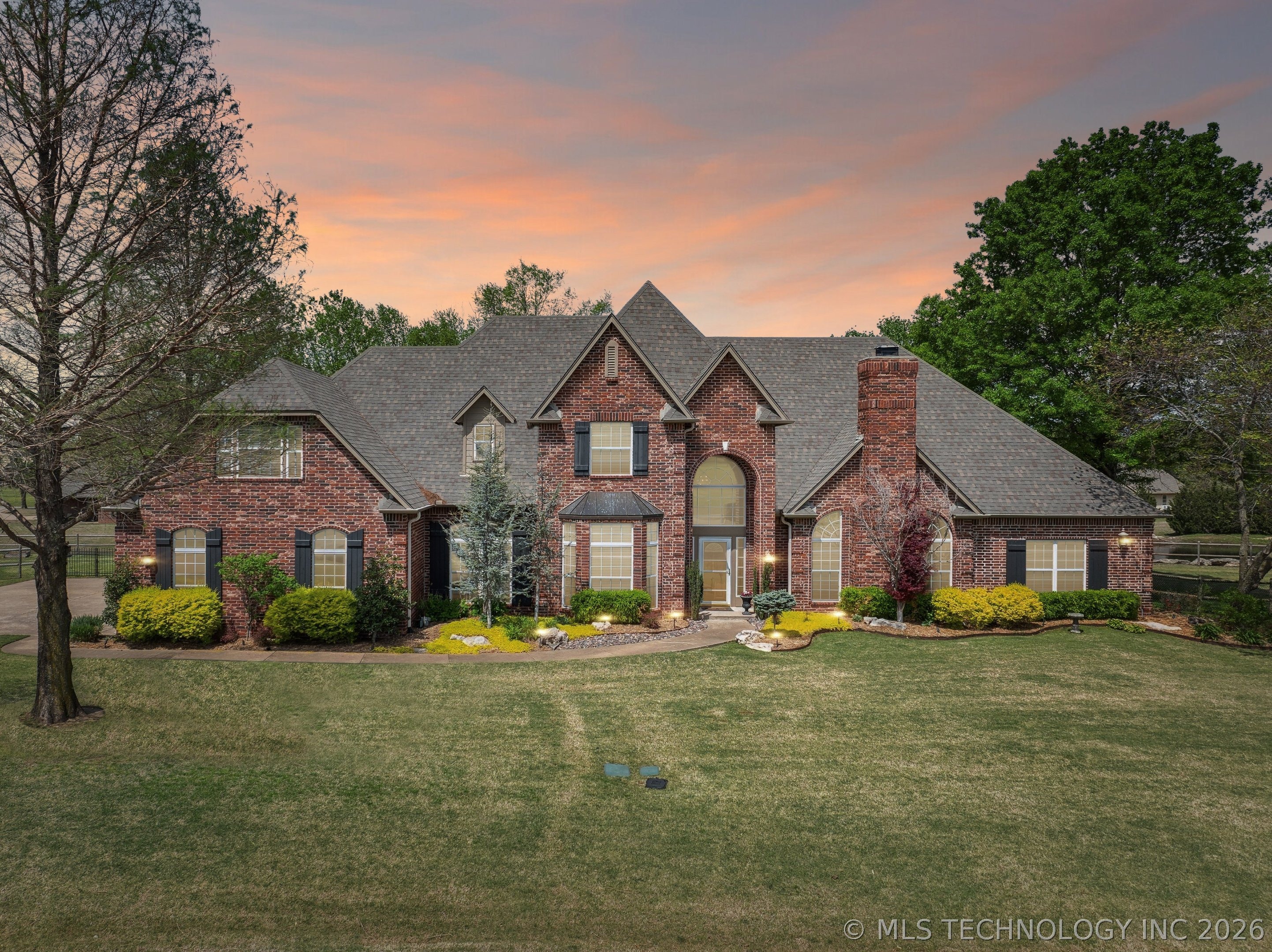 Meadowview Ct, Claremore, OK 74019