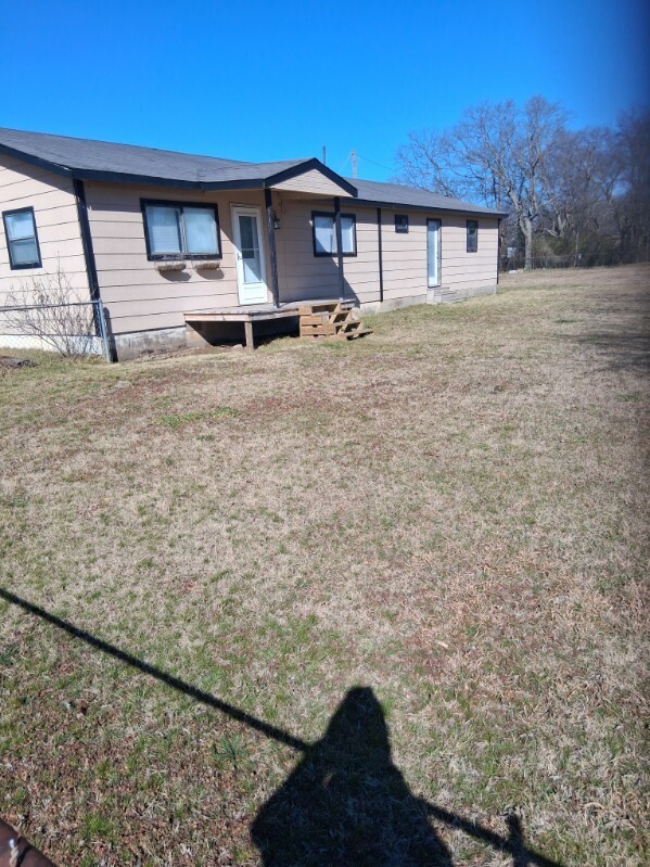 2nd Ave, Ardmore, OK 73401