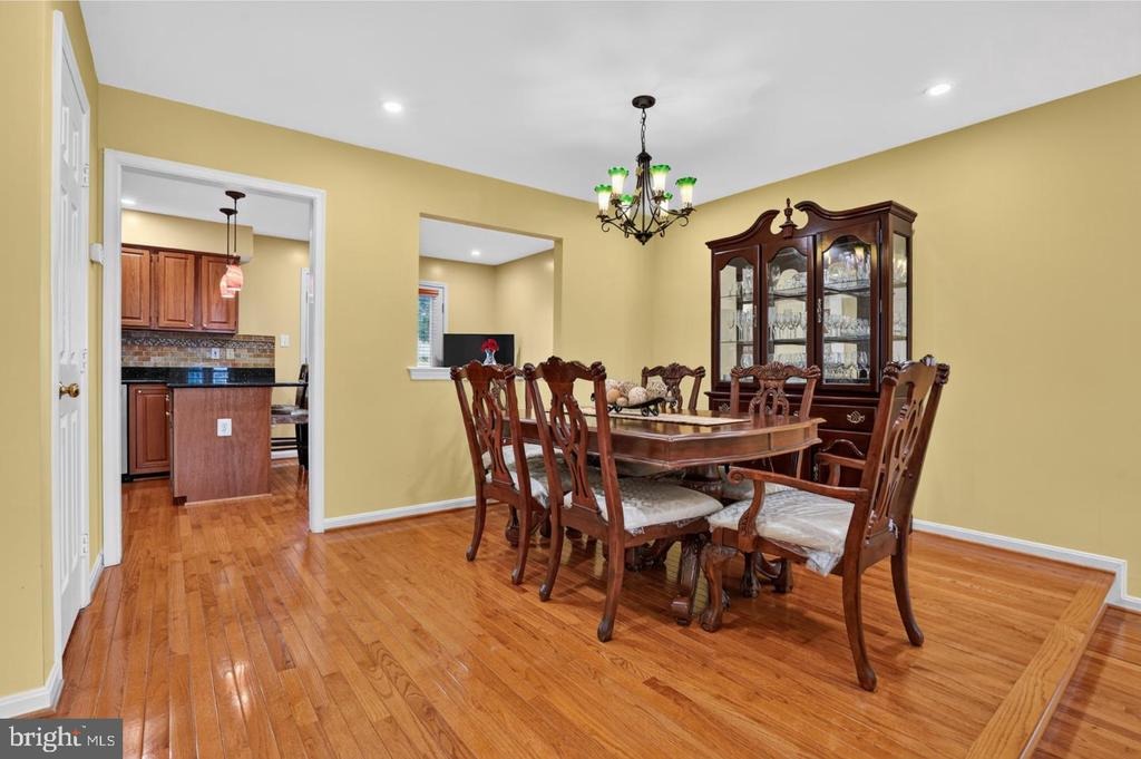Kerrywood Cir, Centreville, VA 20121 #1