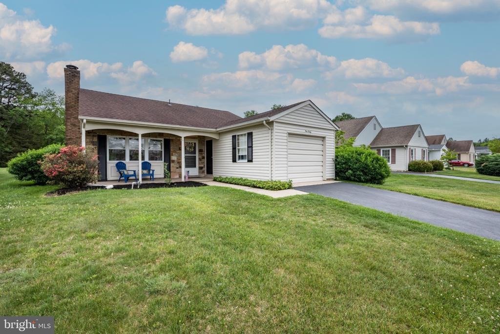 Dorchester Dr, Southampton, NJ 08088