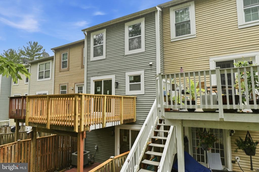 Gatehouse Ter, Woodbridge, VA 22191