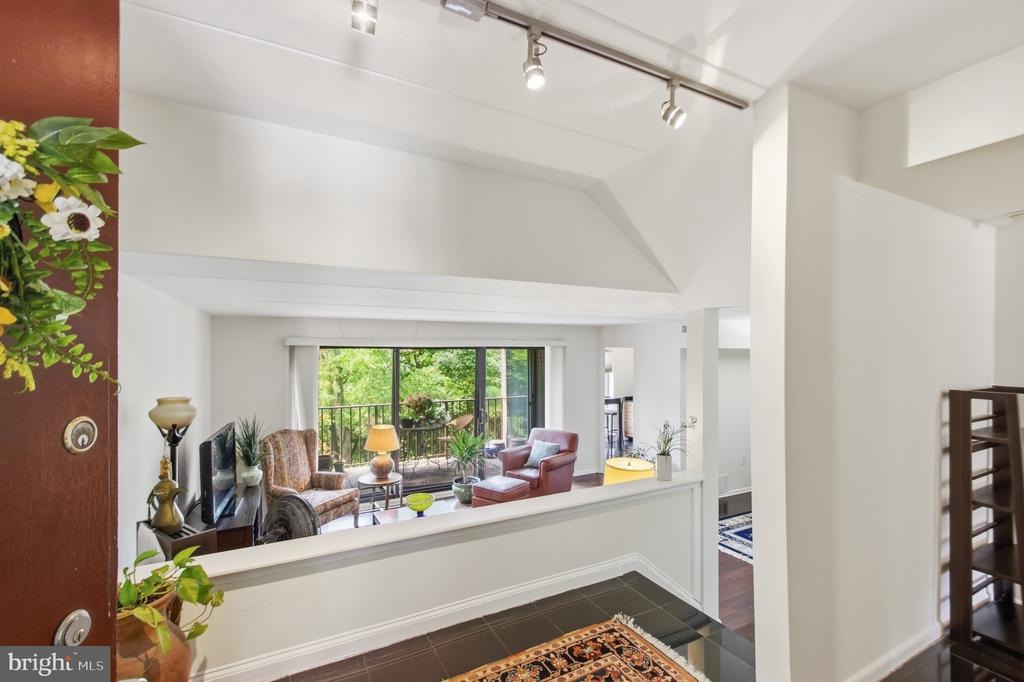 Roberts Ln, Alexandria, VA 22314