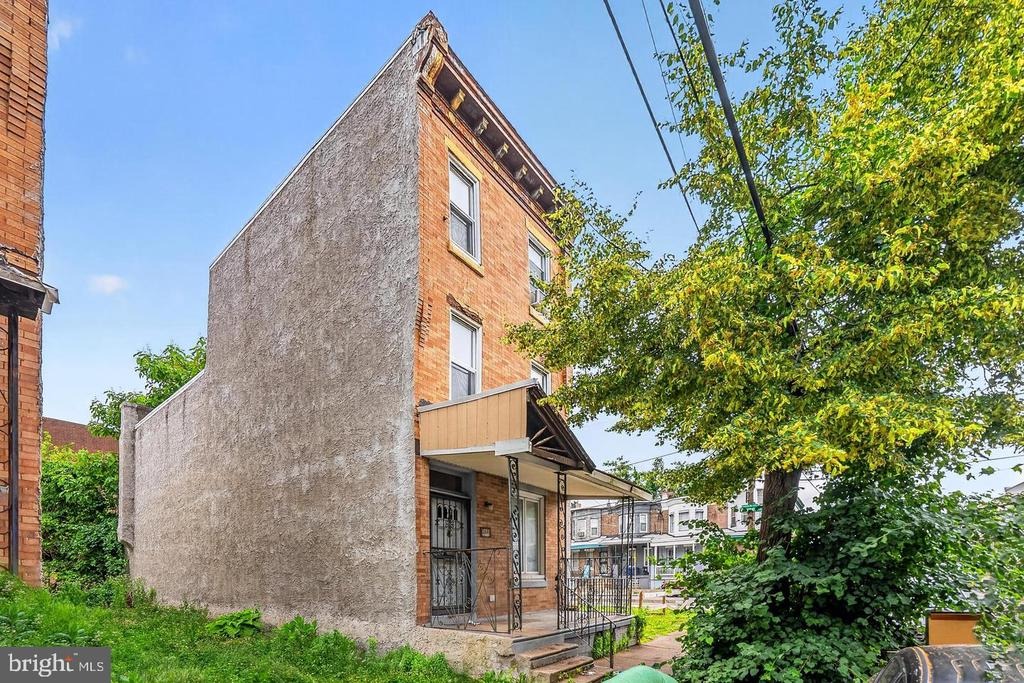 Rowan St, Philadelphia, PA 19140