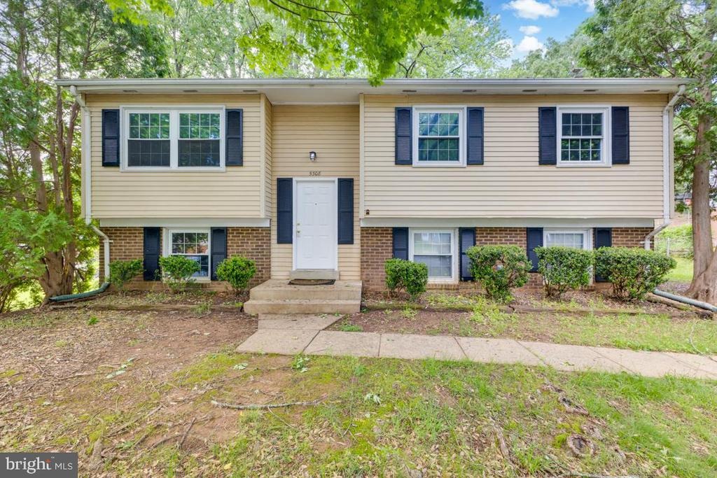 Macwood Dr, Woodbridge, VA 22193