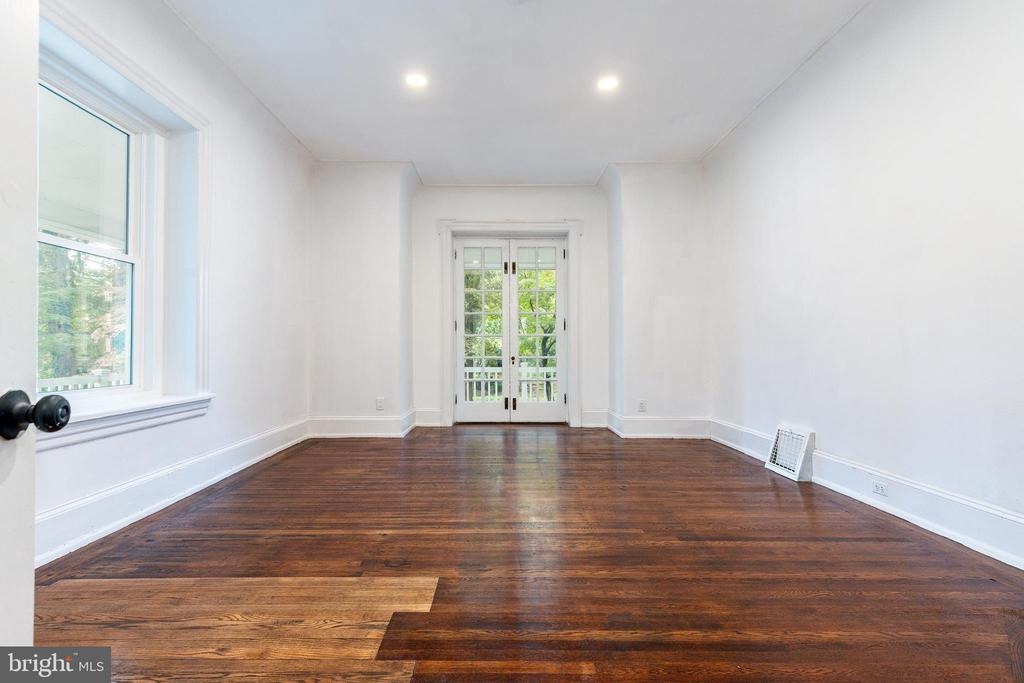 Mccallum St, Philadelphia, PA 19119