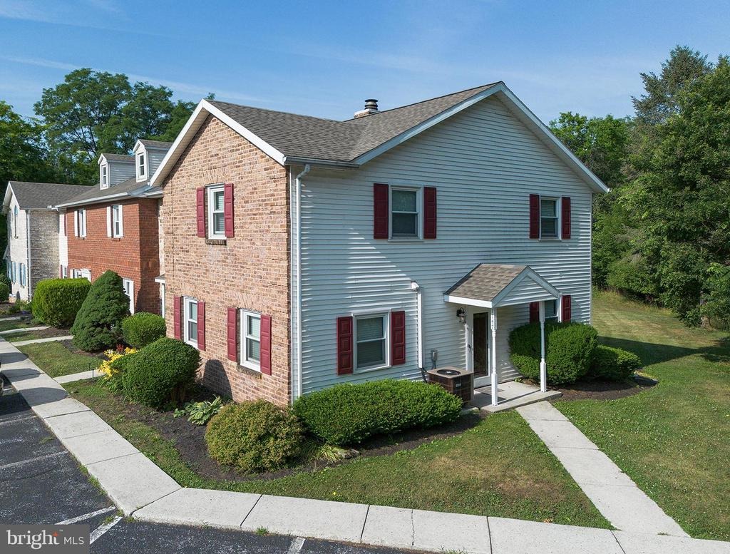 Nanroc Dr, Mechanicsburg, PA 17055 #1