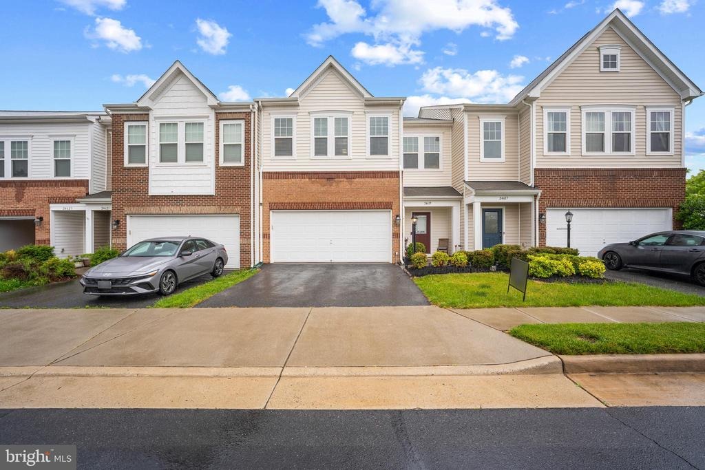 Greysteel Sq, Aldie, VA 20105