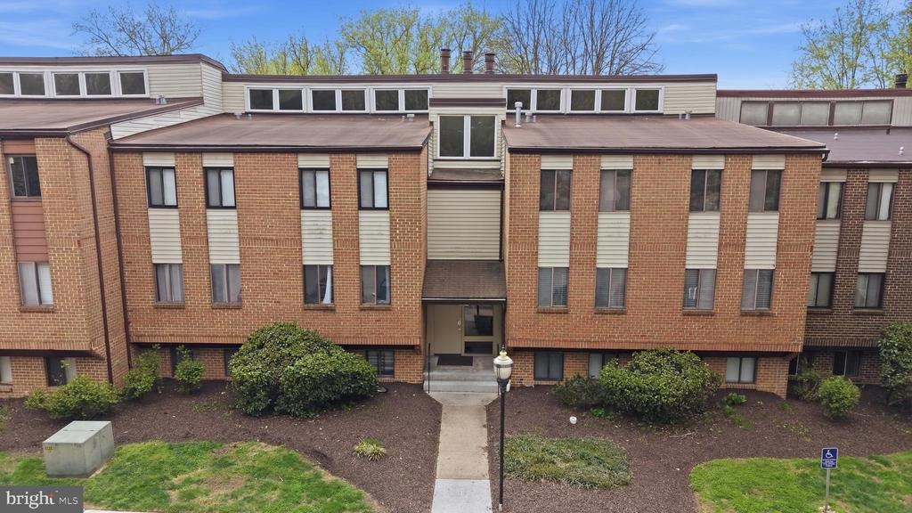 Suntop Ct, Baltimore, MD 21209