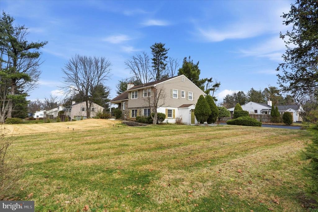 Crestline Dr, Blue Bell, PA 19422 #1