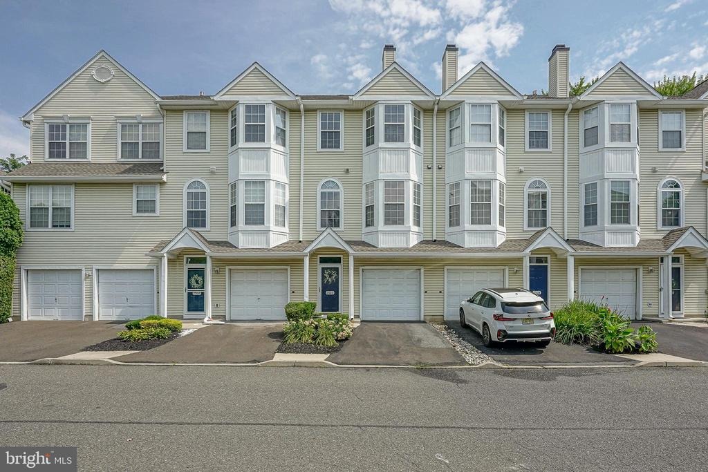 Juniper Ln, Palmyra, NJ 08065