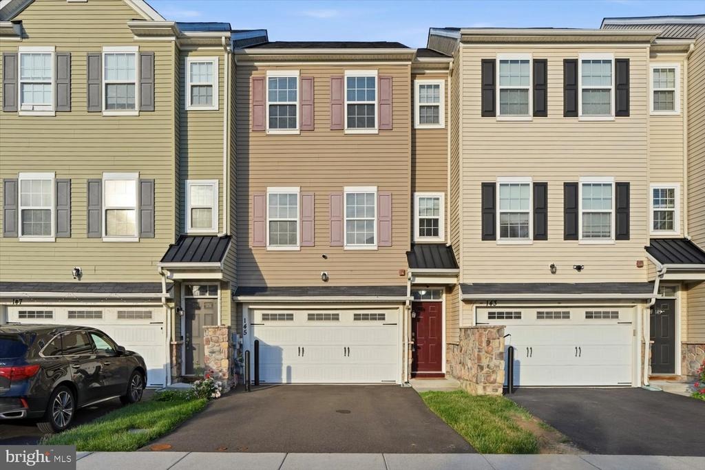 Mercer Ct, Fairless Hills, PA 19030