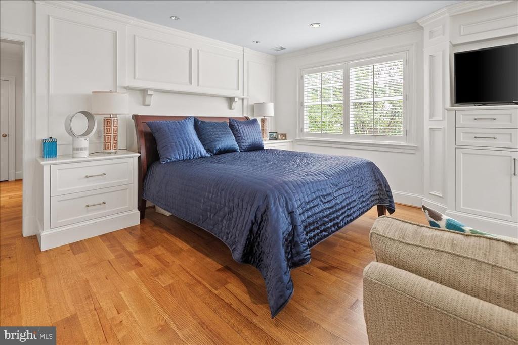 32nd St, Arlington, VA 22207 #1