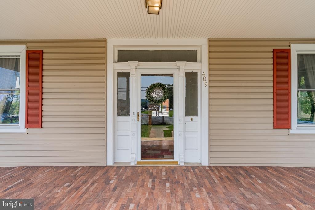 8th St, Waynesboro, VA 22980