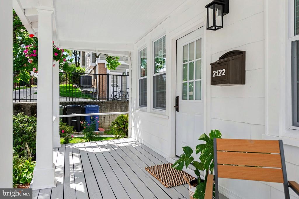 Thomas St, Arlington, VA 22207