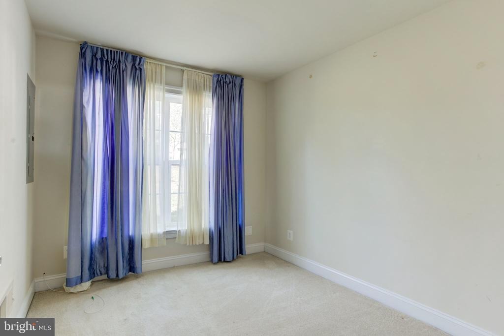Brookmoor Ln, Woodbridge, VA 22191