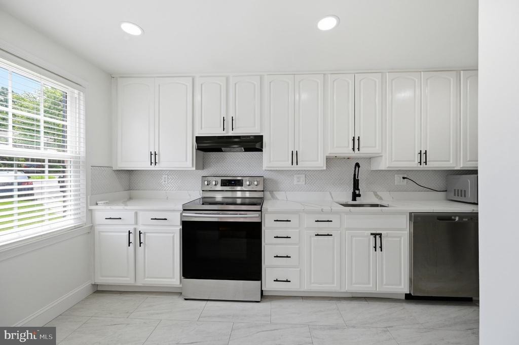 Fox Run Pl, Woodbridge, VA 22191 #1