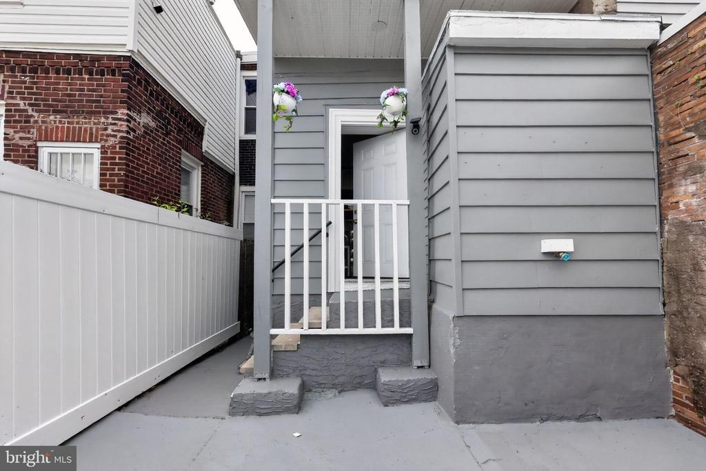 Juniata St, Philadelphia, PA 19140 #1