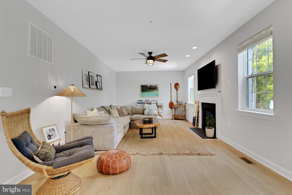 Locust Ct, Swan Point, MD 20645