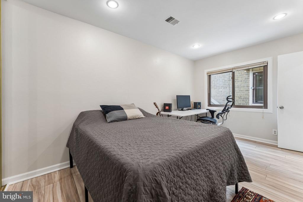 Glengyle Dr, Vienna, VA 22181 #1
