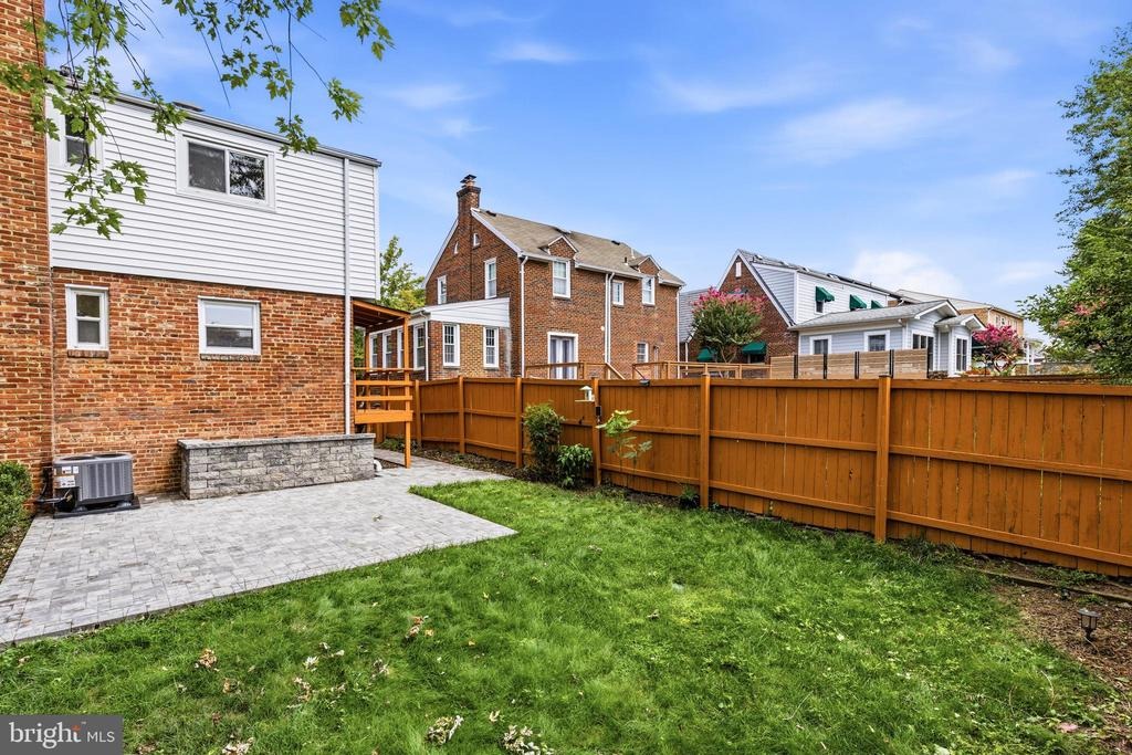Myrtle St, Alexandria, VA 22301