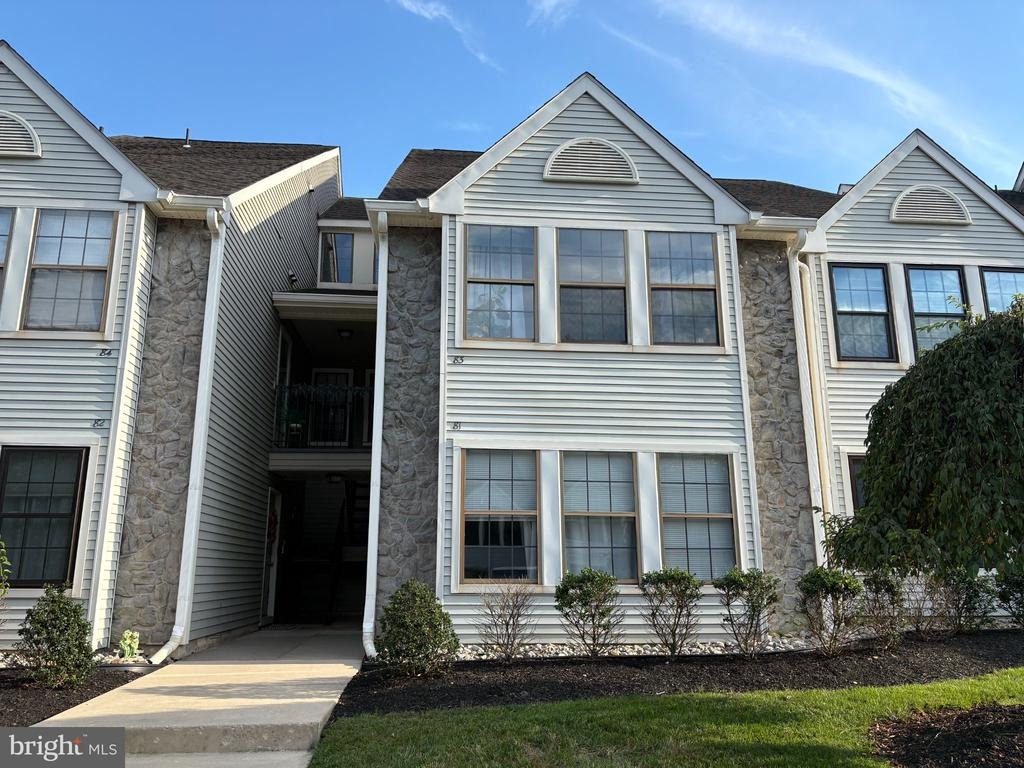 Bridgewater Dr, Marlton, NJ 08053