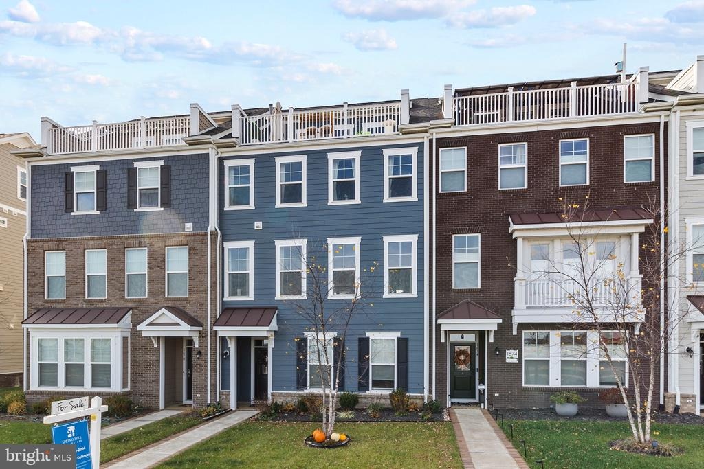 Sandpiper Bay Loop, Dumfries, VA 22026 #1