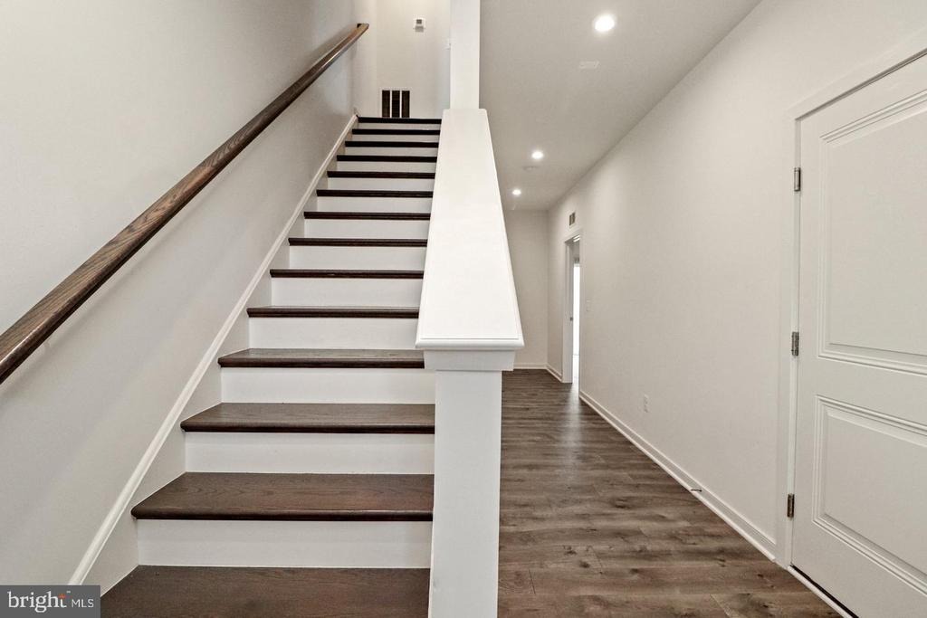 Honeyberry Ln, Fredericksburg, VA 22405