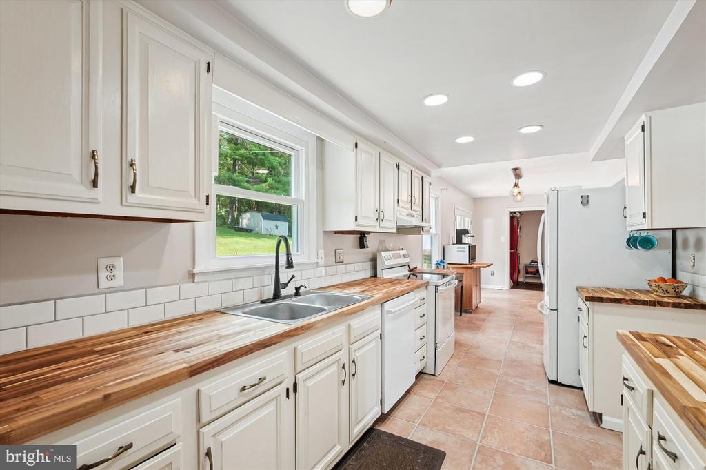 Padgett Dr, Haymarket, VA 20169 #1