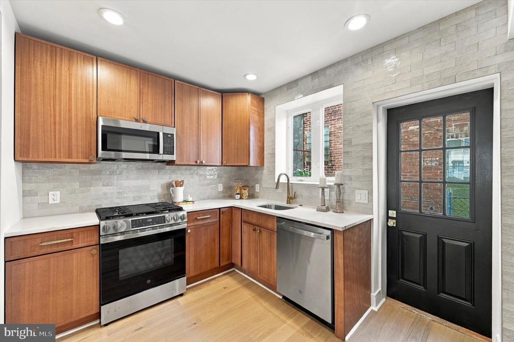 Moore St, Philadelphia, PA 19148 #1