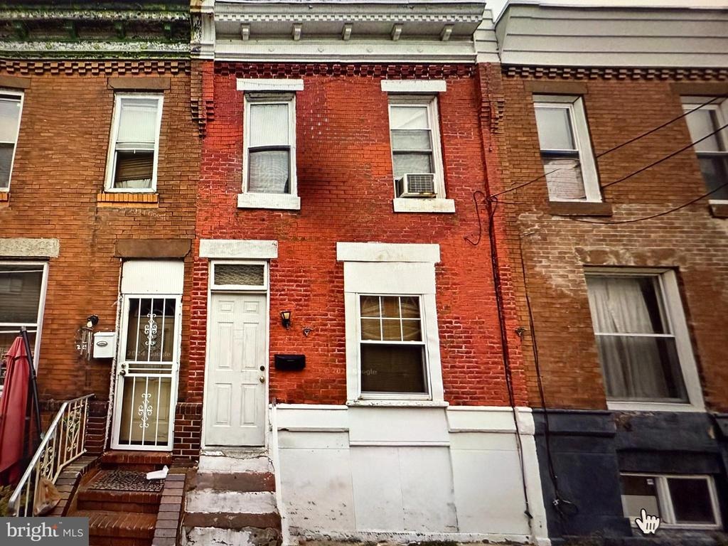 Pierce St, Philadelphia, PA 19145