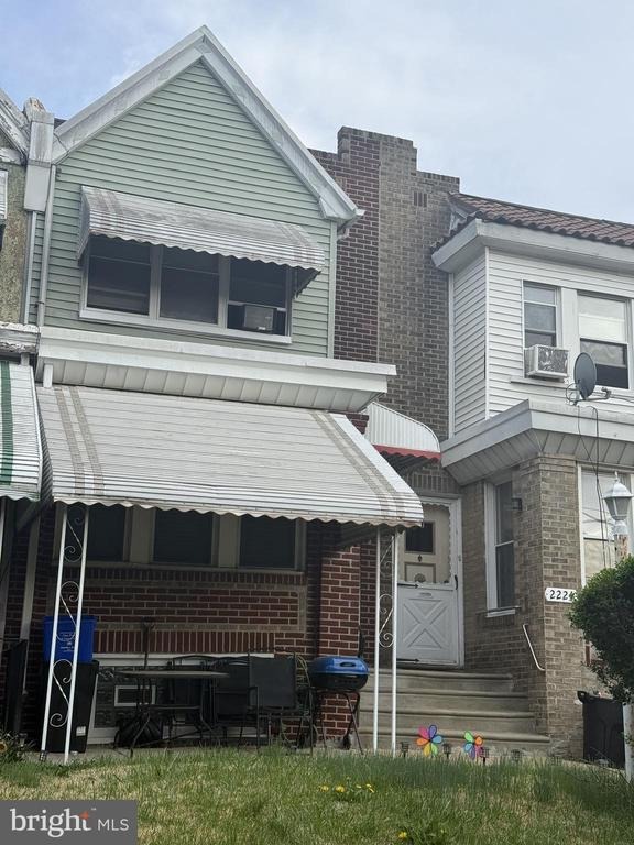Washington Ln, Philadelphia, PA 19138