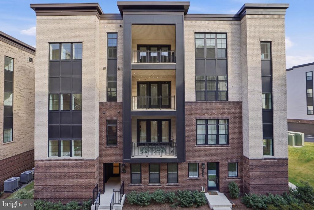 Springside Ter, Ashburn, VA 20148 #1