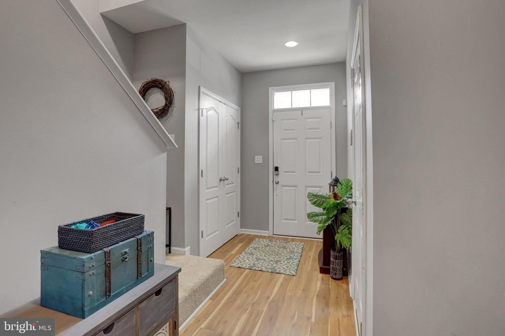 Landis Ct, Falling Waters, WV 25419